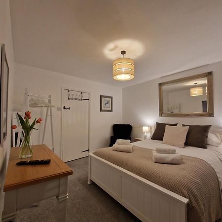 Black Cat Cottage - Heart Of Pickering Cosy Listed Cottage פיקרינג מראה חיצוני תמונה