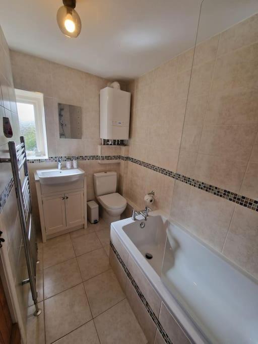 Black Cat Cottage - Heart Of Pickering Cosy Listed Cottage פיקרינג מראה חיצוני תמונה