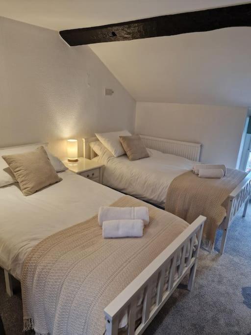 Black Cat Cottage - Heart Of Pickering Cosy Listed Cottage פיקרינג מראה חיצוני תמונה