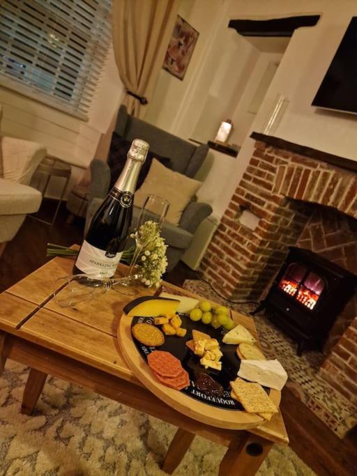 Black Cat Cottage - Heart Of Pickering Cosy Listed Cottage פיקרינג מראה חיצוני תמונה