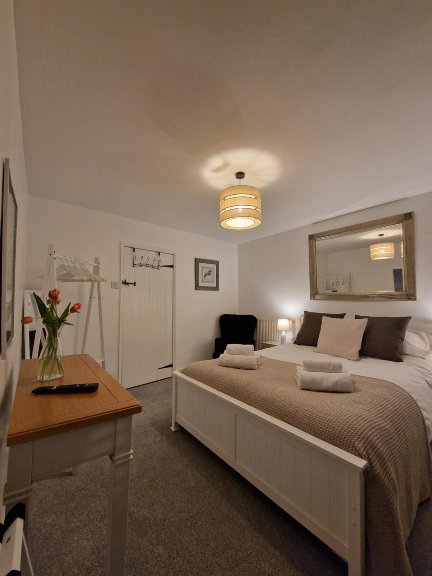 Black Cat Cottage - Heart Of Pickering Cosy Listed Cottage פיקרינג מראה חיצוני תמונה